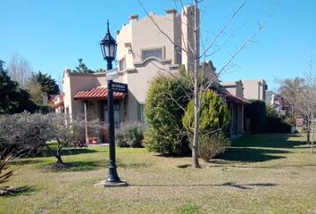 Casa en  Acacias Blancas, Partido De Escobar