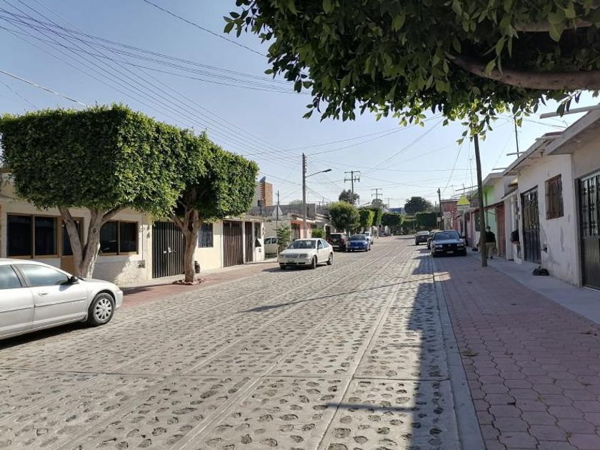 venta Casa en El Pedregoso, San Juan del Río, Querétaro (MX21-LX9532)-  