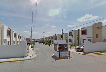 Casa en condominio en  Calle Hilaria, Villas Del Roble, Reynosa, Tamaulipas, 88715, Mex