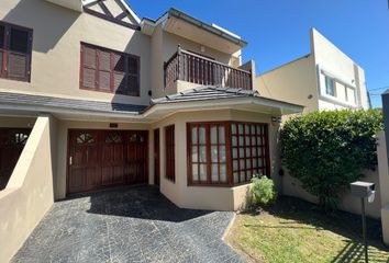 Casa en  Los Pinares, Mar Del Plata