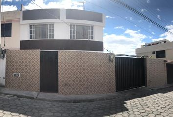 Casa en  Av. Mariano Acosta 2018, Ibarra, Ecuador