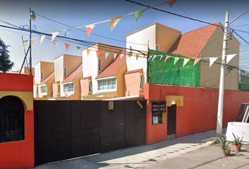 Casa en  Calle Mixcoátl, Norte-basílica De Guadalupe, Santa Isabel Tola, Gustavo A Madero, Ciudad De México, 07010, Mex