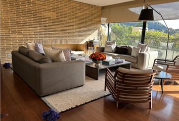 Apartment for rent in Santa Barbara Norte, Bogotá