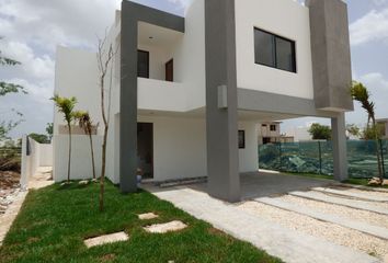 Casa en  Calle 18 108-108, Cholul, Mérida, Yucatán, 97305, Mex