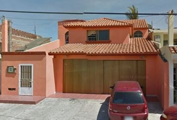 Casa en fraccionamiento en  Calle Colima 1118, Sánchez Celís, Mazatlán, Sinaloa, 82120, Mex