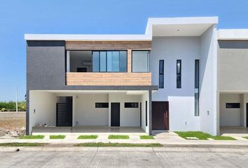 Casa en fraccionamiento en  Medellín, Veracruz De Ignacio De La Llave, Mex