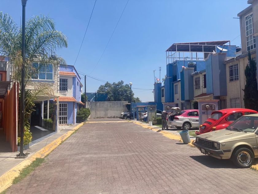 venta Casa en Rancho La Palma, Coacalco de Berriozábal (449126--403)-  