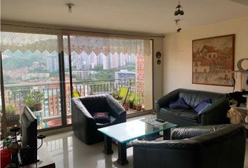 Apartamento en  Loma De Los Bernal, Medellín