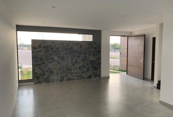 Casa en  Carretera Villa Corregidora-huimilpan, Fraccionamiento Cañadas Del Lago, Corregidora, Querétaro, 76922, Mex