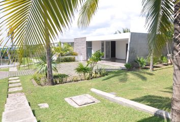 Casa en fraccionamiento en  Paraíso Del Estero, Veracruz, México