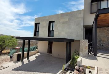 Casa en  Altozano El Nuevo Querétaro, Municipio De Querétaro