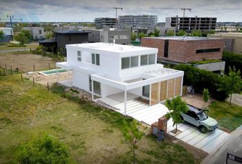 Casa en  Puertos Del Lago, Partido De Escobar