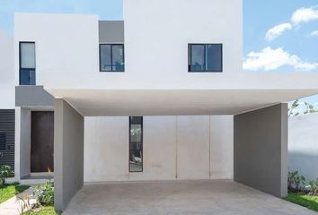 Casa en condominio en  Pueblo Cholul, Mérida, Yucatán