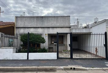 Casa en  Villa Sarmiento, Partido De Morón