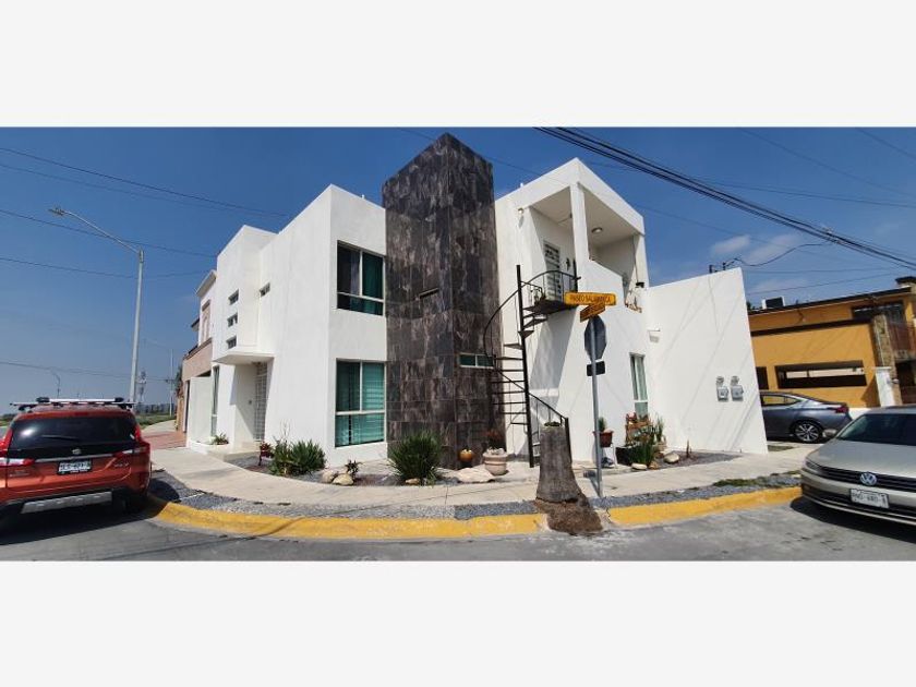 venta Casa en Rinconada Colonial 3 Camp., Apodaca (MX22-NB1391)