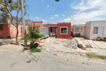Casa en  Calle Santa Isabel 902-946, Fraccionamiento La Trinidad, Juárez, Nuevo León, 67286, Mex