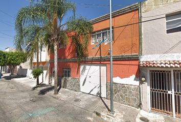 Casa en  Tienda De Abarrotes, Calle San Baltazar, Olímpica, Santa María, Guadalajara, Jalisco, 44350, Mex