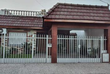 Casa en  Villa Luzuriaga, La Matanza