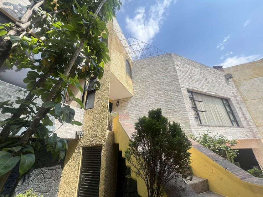 Jardines del Pedregal, joya arquitectónica del sur de CDMX