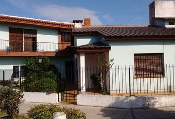 Casa en  Adrogué, Partido De Almirante Brown