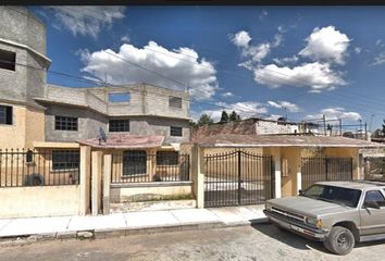 Casa en  Privada Canes, Conj Hab Villa Del Real 2da Secc, Tecámac, México, 55760, Mex