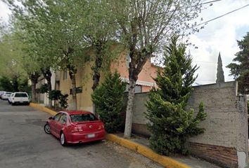 Casa en  Calle Alemania 1-2, Fraccionamiento Cumbres Del Valle, Tlalnepantla De Baz, México, 54025, Mex