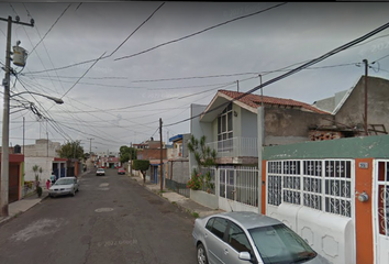 Casa en  Avenida De Las Rosas 838, Aurora, Zamora, Michoacán De Ocampo, 59660, Mex