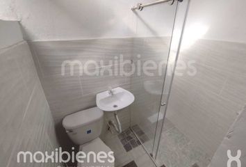Apartment for rent in Comuna 7, Medellín