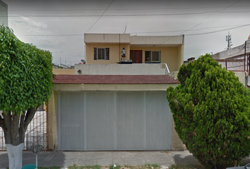 Casa en  Calle Pintores 668-834, Fracc Jardines De Guadalupe, Zapopan, Jalisco, 45030, Mex