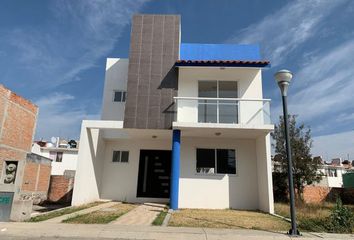 Casa en condominio en  Calle Sabino, Fraccionamiento Bosques De San Juan, San Juan Del Río, Querétaro, 76803, Mex