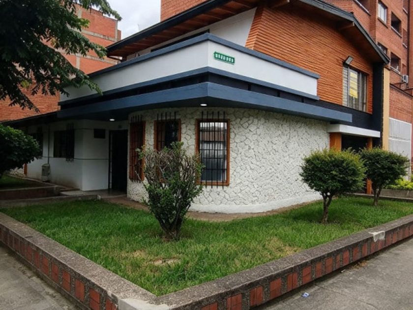 Casa en arriendo Loma De Los Bernal, Centro
