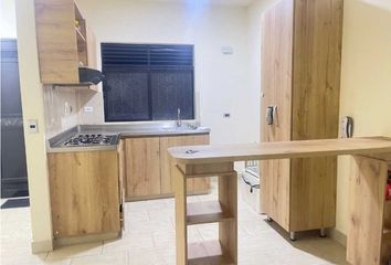 Apartamento en Calle 32, Alameda, Comuna 16 - Belén, Perímetro Urbano Medellín, Medellín, Valle De Aburrá, Antioquia, Rap Del Agua Y La Montaña, 050030, Colombia