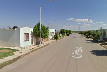 Casa en fraccionamiento en  Farmacia Calderon, Avenida Vicente Guerrero 2004, Juárez, Nuevo Laredo, Tamaulipas, 88209, Mex
