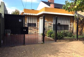 Casa en  Castelar, Partido De Morón