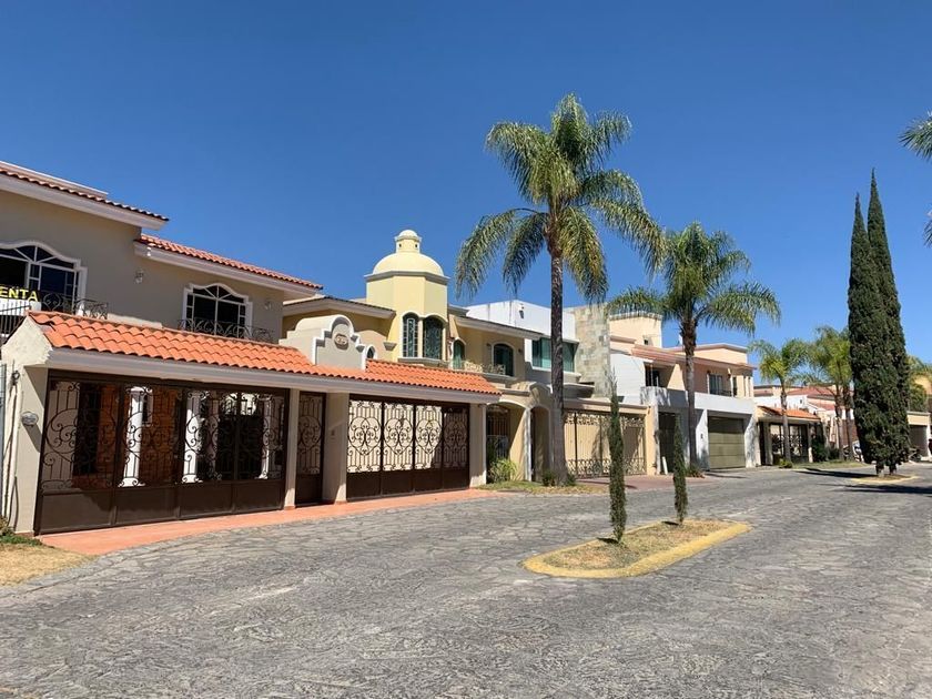 venta Casa en La Estancia, Zapopan, Zapopan, Jalisco (EB-MW6815s)