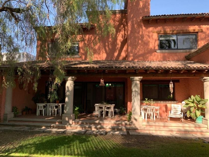 venta Casa en Colonia Jurica, Municipio de Querétaro (EB-ML5648s)