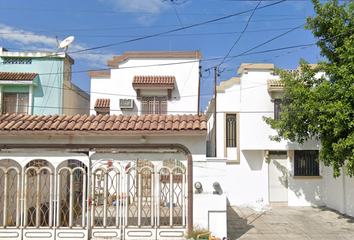 Casa en  Calle Víctor Gómez Farías, Arboledas Del Oriente, Guadalupe, Nuevo León, 67117, Mex