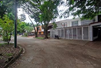 Apartamento en  Carrera 65b 12a 57, Santiago De Cali, Cali, Valle Del Cauca, Col