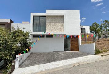Casa en  Retorno Paseo De Los Cisnes 128-128, Residencial Cumbres De Altozano, Morelia, Michoacán De Ocampo, 58090, Mex