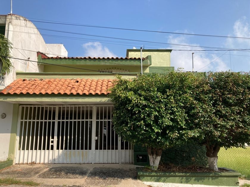 renta Casa en Bugambilias, Tuxtla Gutiérrez, Tuxtla Gutiérrez (EB-LS1337r)-  