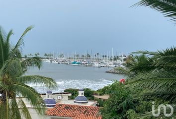 Casa en  Calle Albatros, Localidad La Cruz De Huanacaxtle, Bahía De Banderas, Nayarit, 63734, Mex