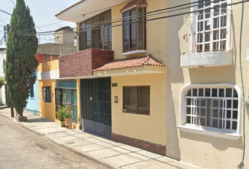 Casa en  Calle Rogelio Bacon 1627-1797, Huentitan, Independencia, Guadalajara, Jalisco, 44290, Mex