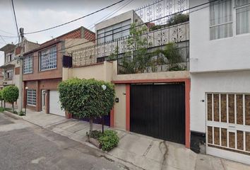 Casa en  Eduardo Esquinca Acupuntor, Calle Iturbide, Norte-basílica De Guadalupe, Villa Gustavo A. Madero, Gustavo A Madero, Ciudad De México, 07050, Mex