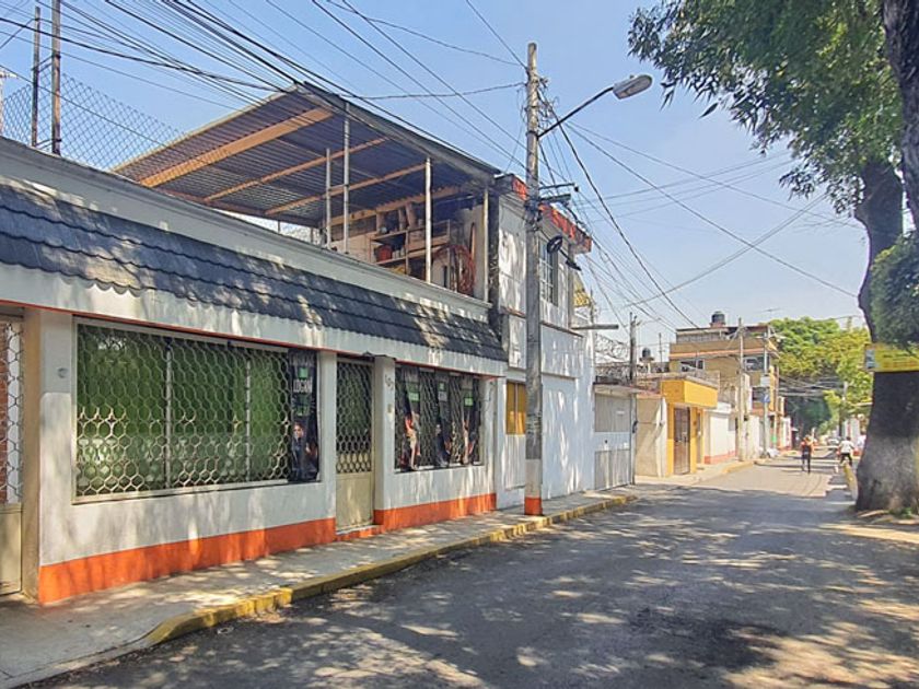 venta Casa en Santa María Tepepan, Xochimilco (TH-2301-CD43)