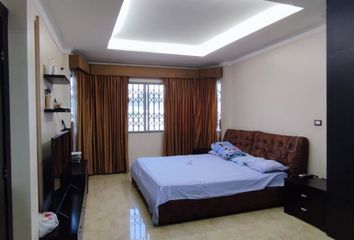 Casa en  Calle 55a Se 2, Guayaquil 090109, Ecuador