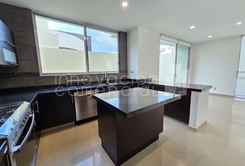 Casa en condominio en  Boulevard Fray Junípero Serra, Fraccionamiento Juriquilla Santa Fe, Querétaro, 76230, Mex