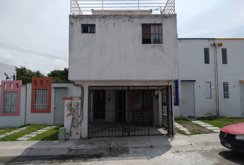 Casa en fraccionamiento en  Calle Cuarzo, Fraccionamiento Paseos Del Pedregal, Querétaro, 76140, Mex
