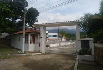 Casa en  Calle 5, Guacamayas, Melgar, Tolima, Col