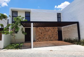 Casa en condominio en  Calle 18 108-108, Cholul, Mérida, Yucatán, 97305, Mex