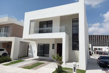 Casa en condominio en  Avenida Santa Catarina, Fraccionamiento Villas Del Mesón, Querétaro, 76226, Mex